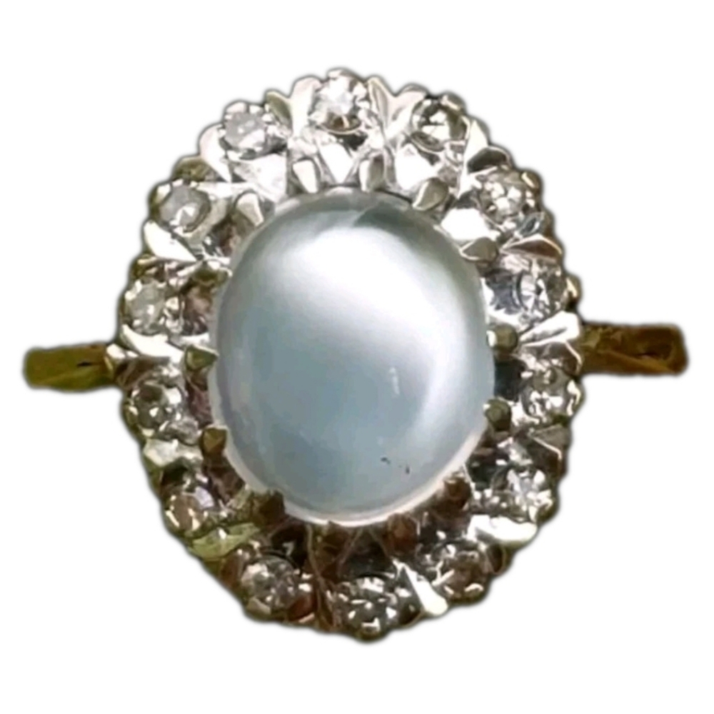 18k Gold Diamond Moonstone Ring Halo Ring- Antique Estates Jewelry 4.5 gm